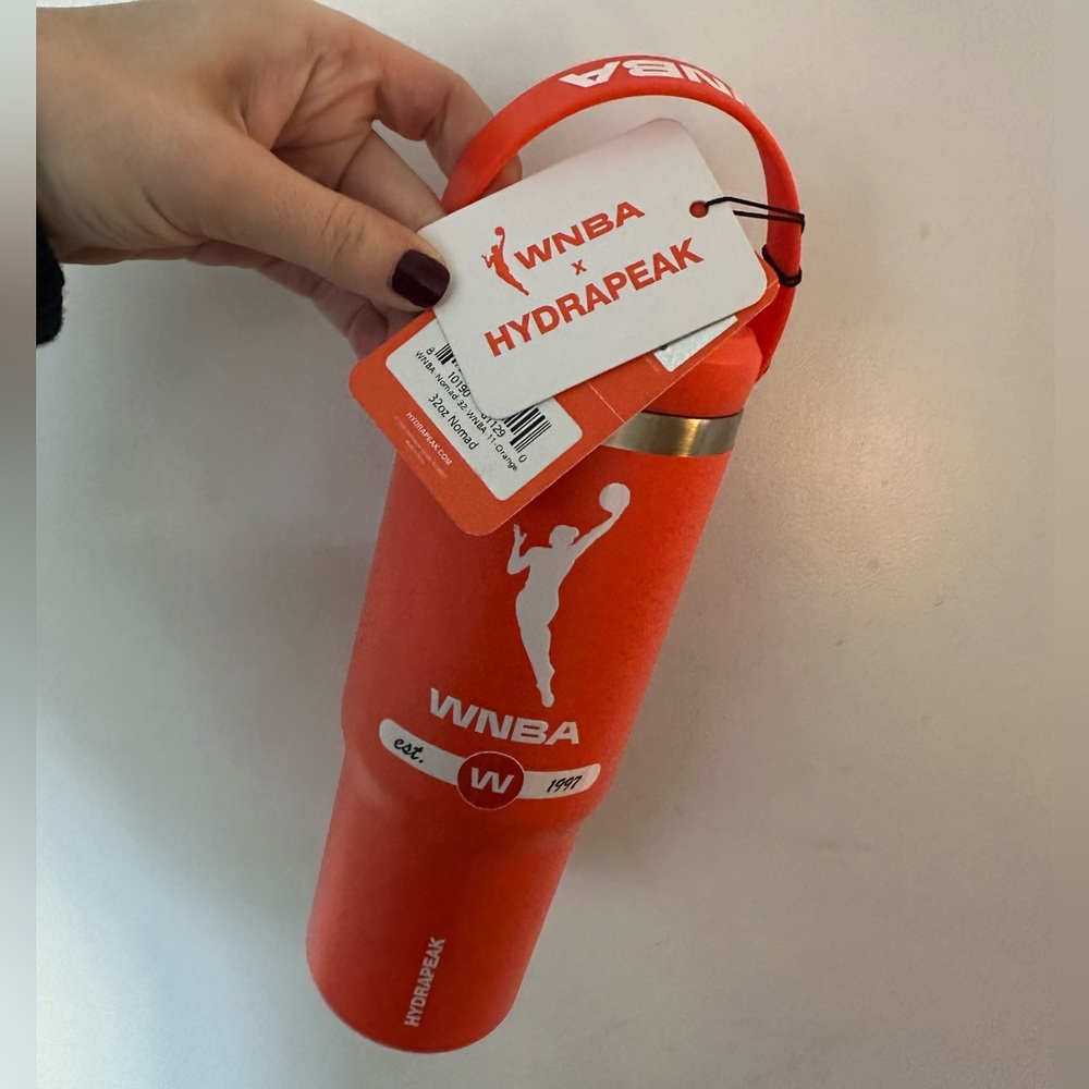 NWT WNBA Orange Hydrapeak Bottle - Picture 2 of 3